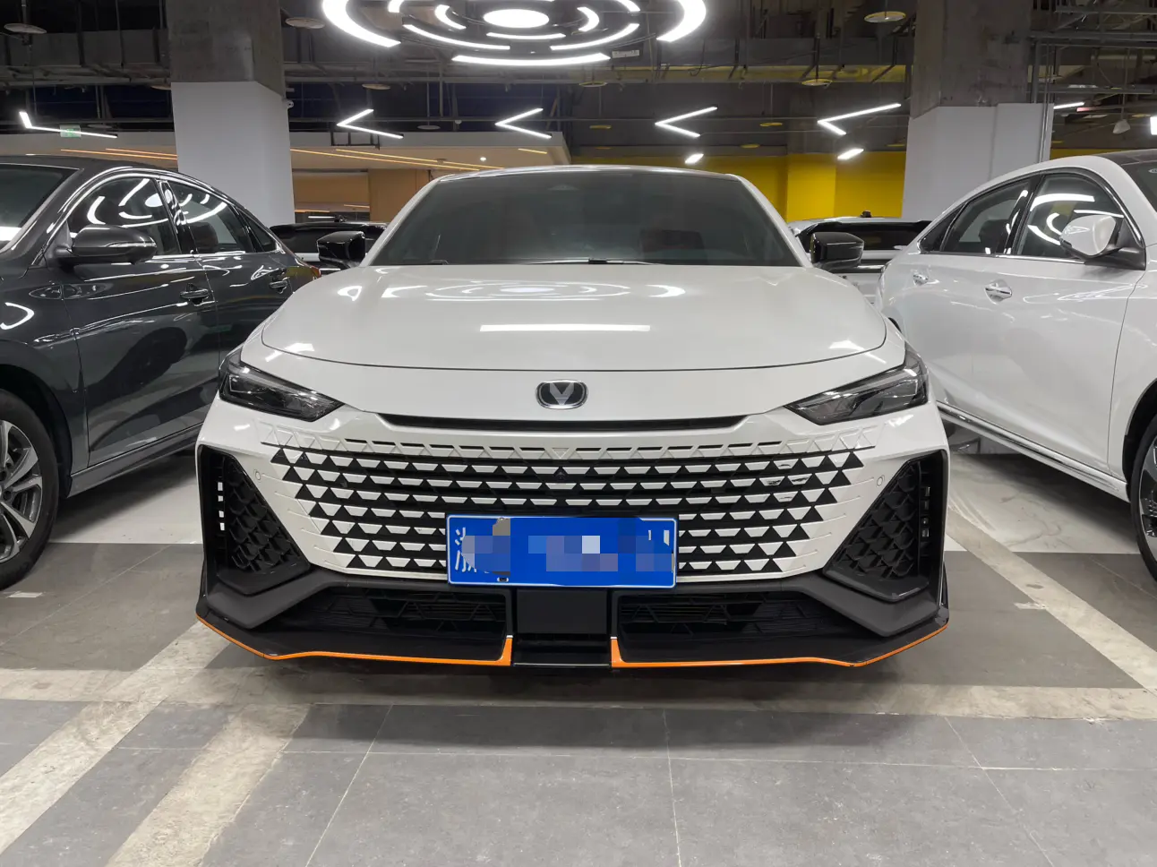 Changan UNI-V  из Китая