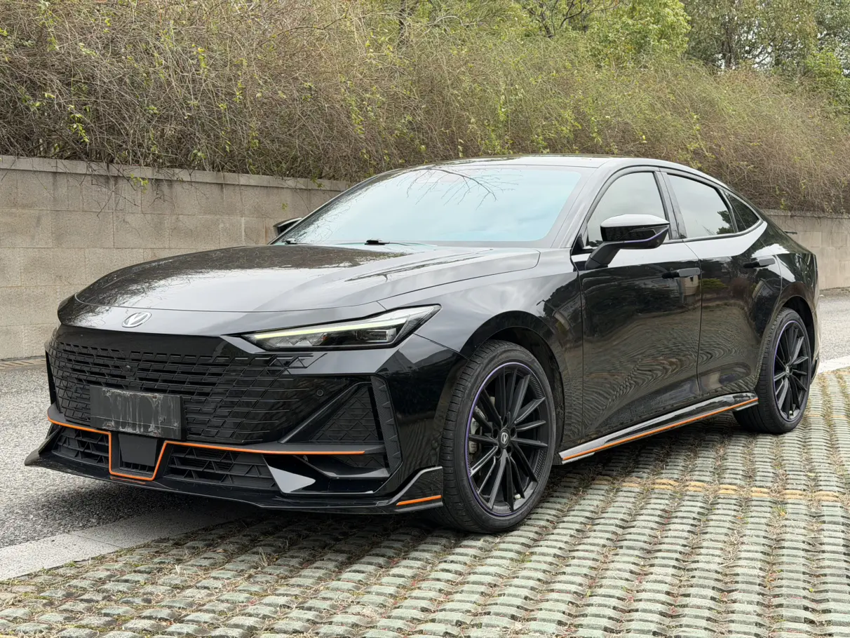 Changan UNI-V  из Китая