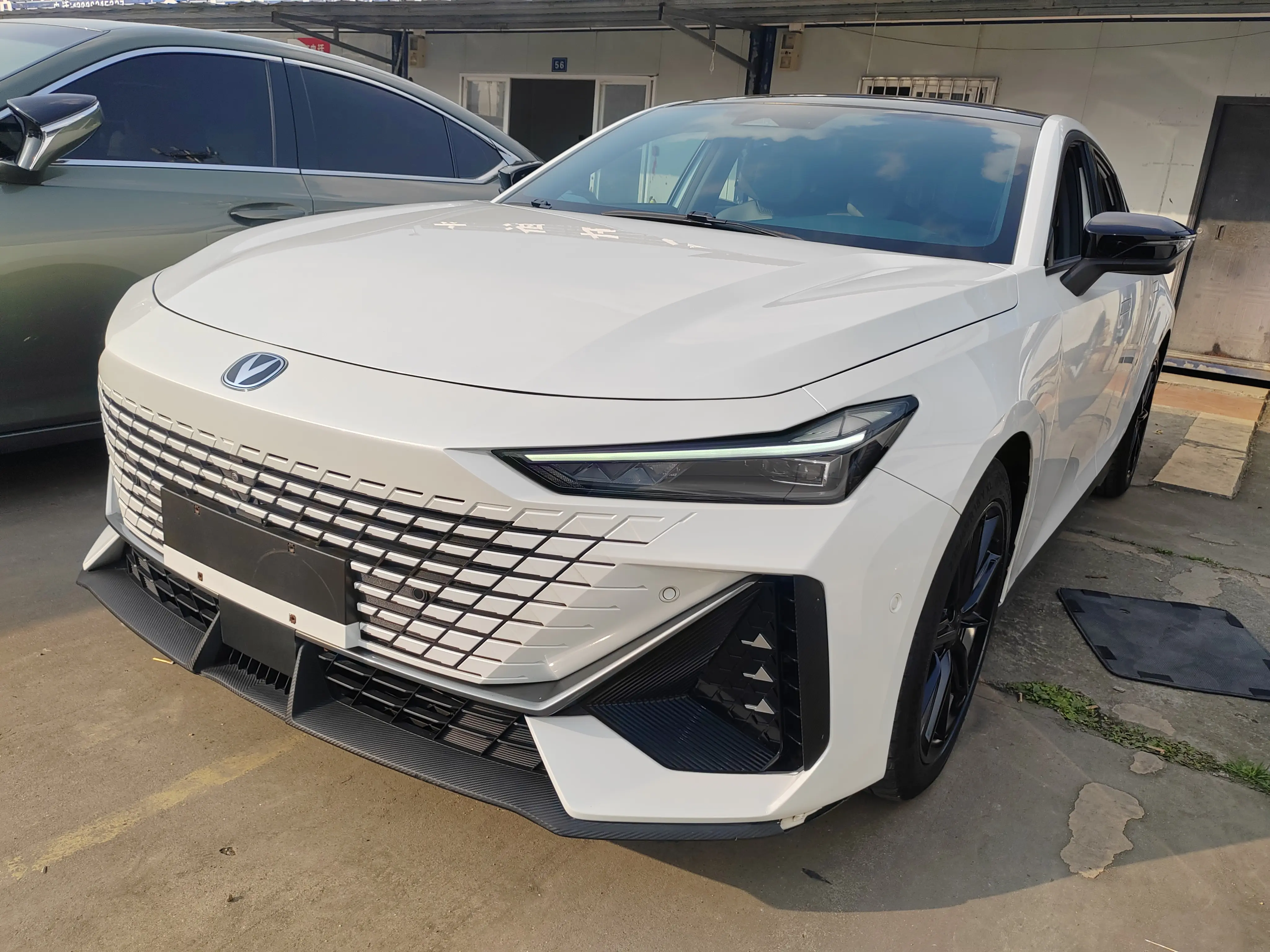 Changan UNI-V  из Китая