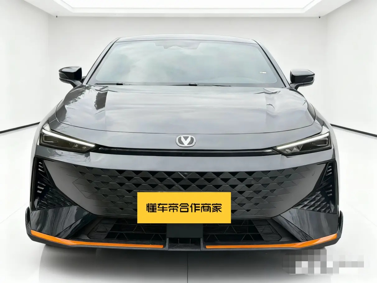 Changan UNI-V  из Китая