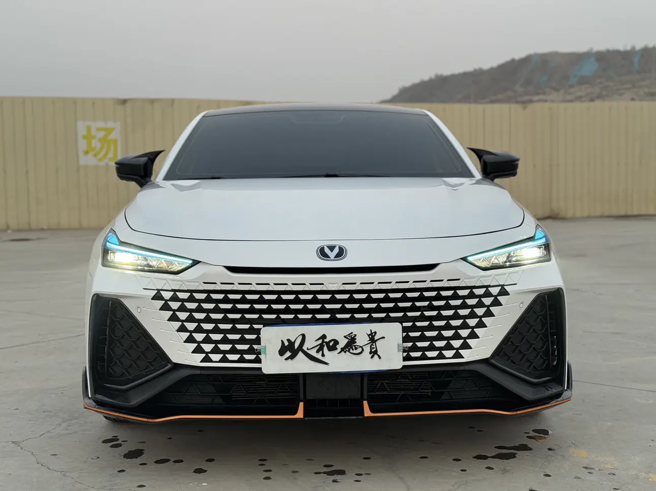 Changan UNI-V  из Китая