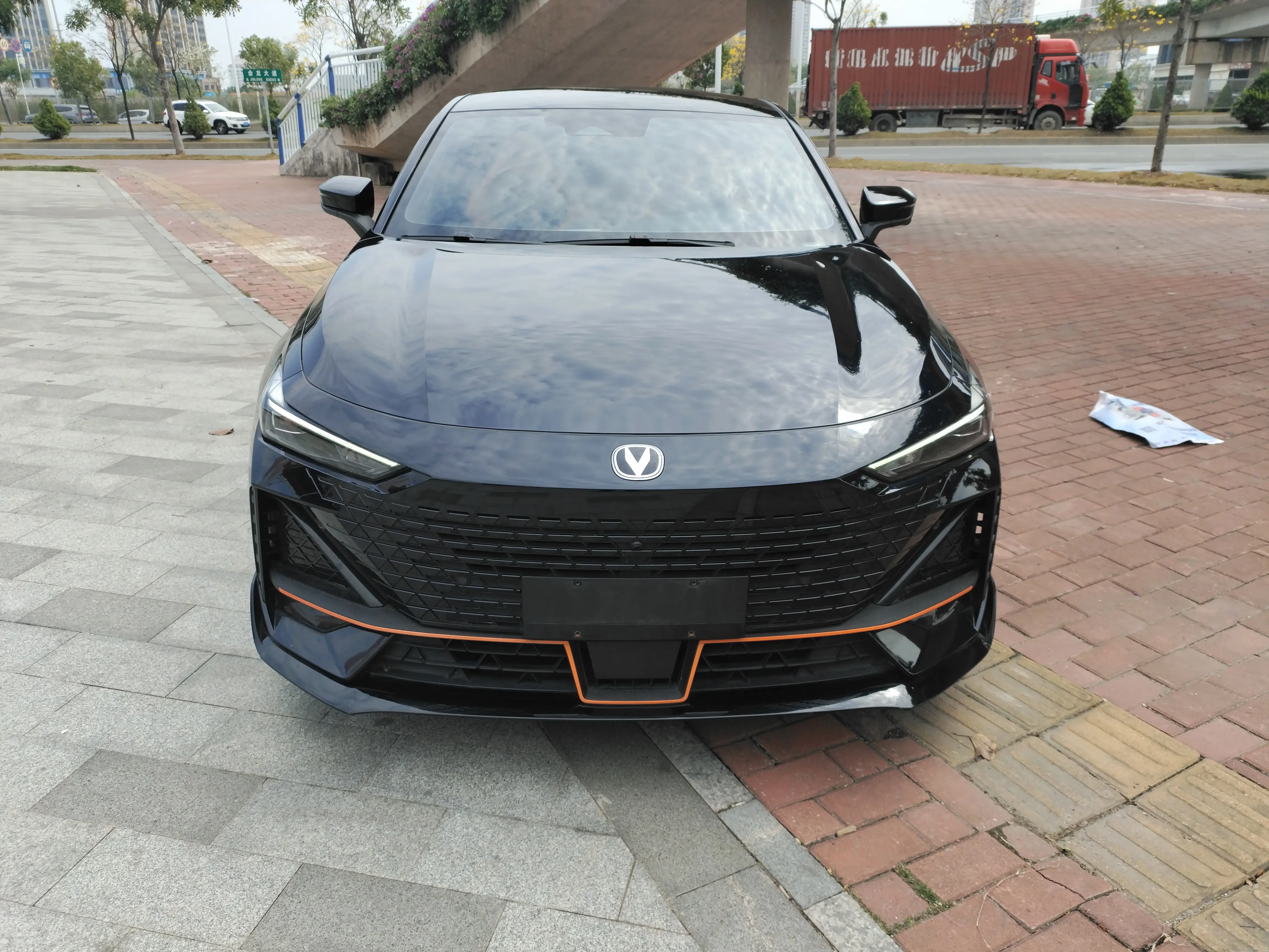 Changan UNI-V  из Китая