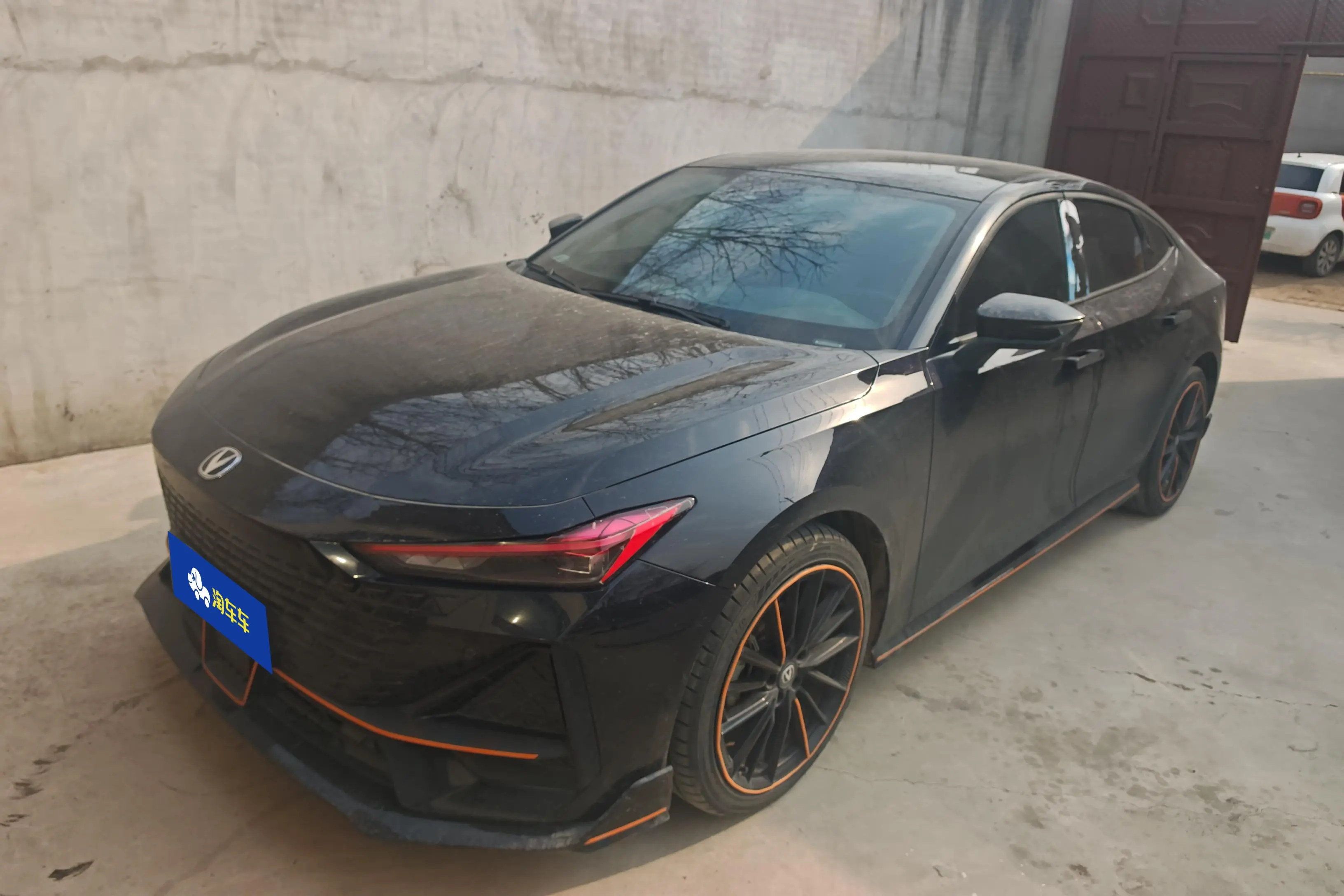 Changan UNI-V  из Китая