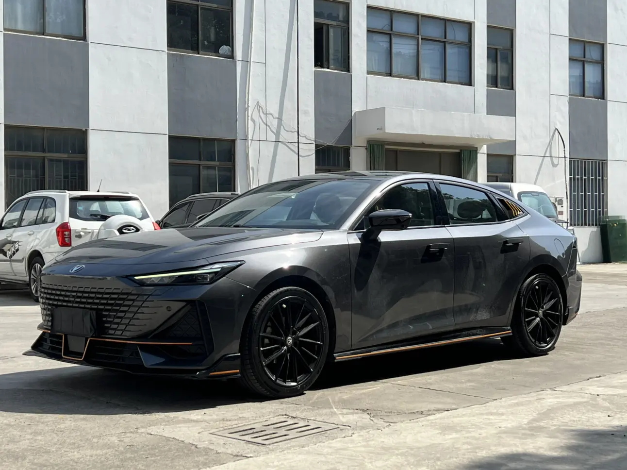 Changan UNI-V  из Китая