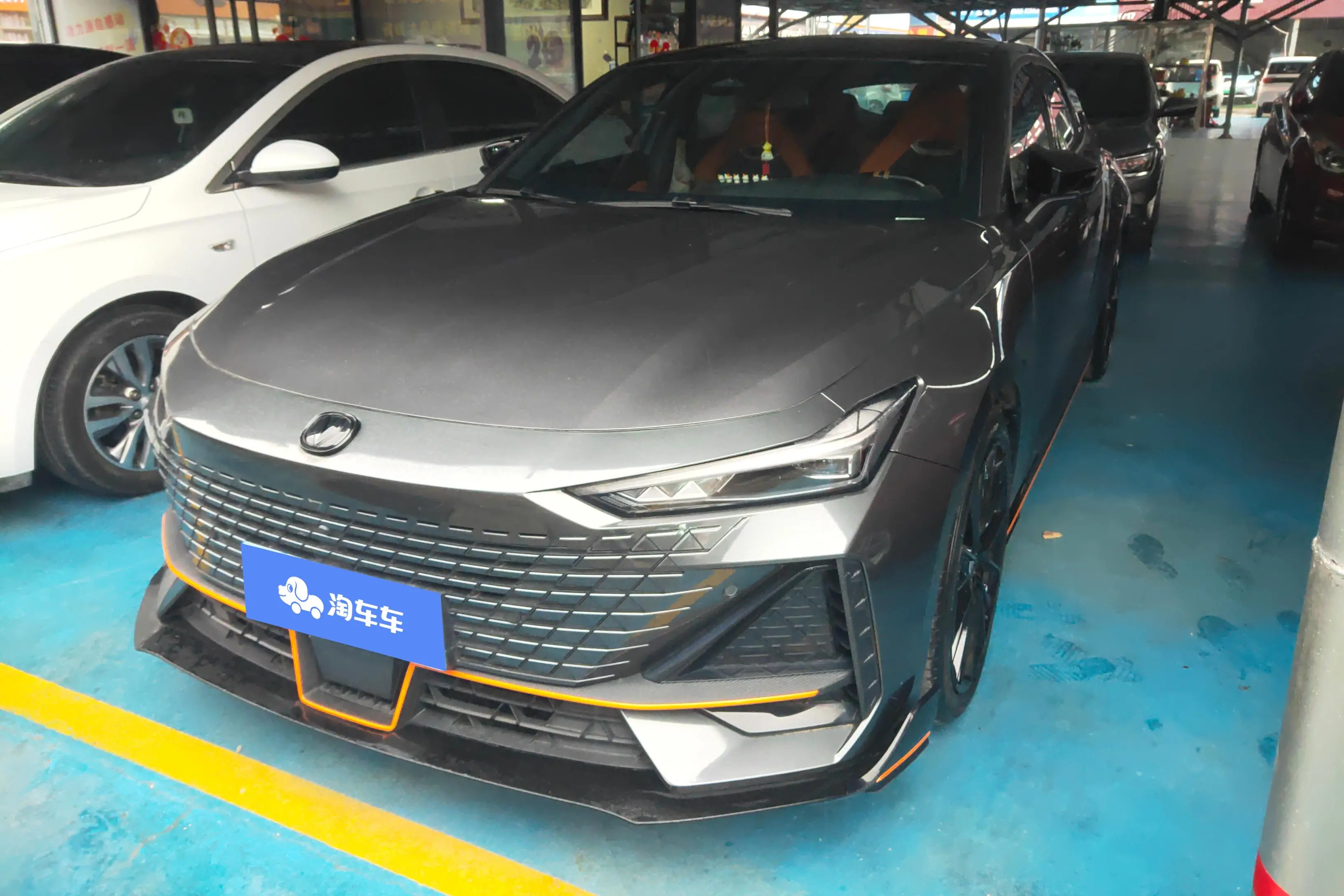 Changan UNI-V  из Китая
