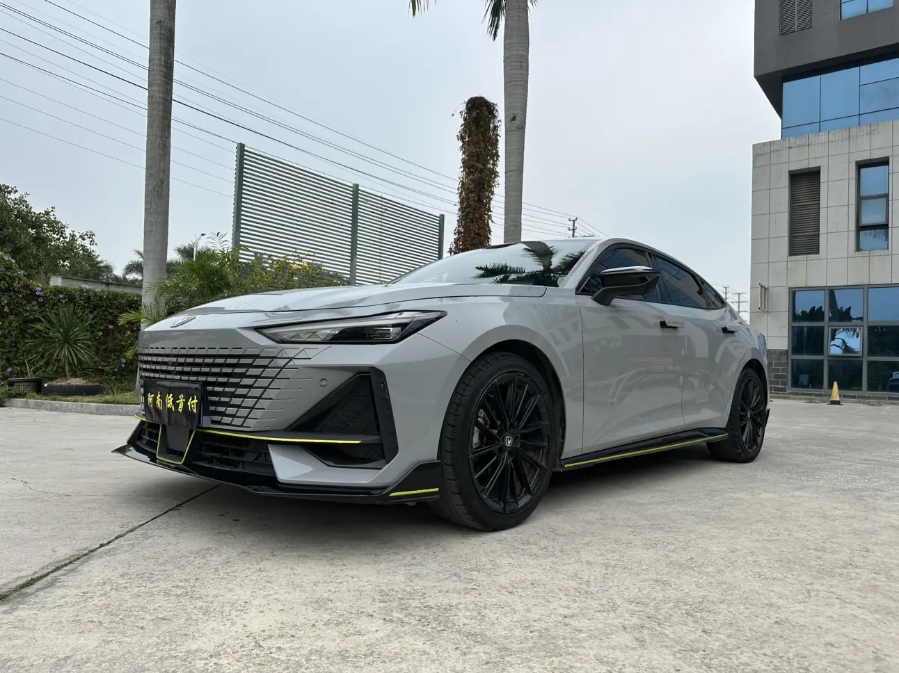 Changan UNI-V  из Китая