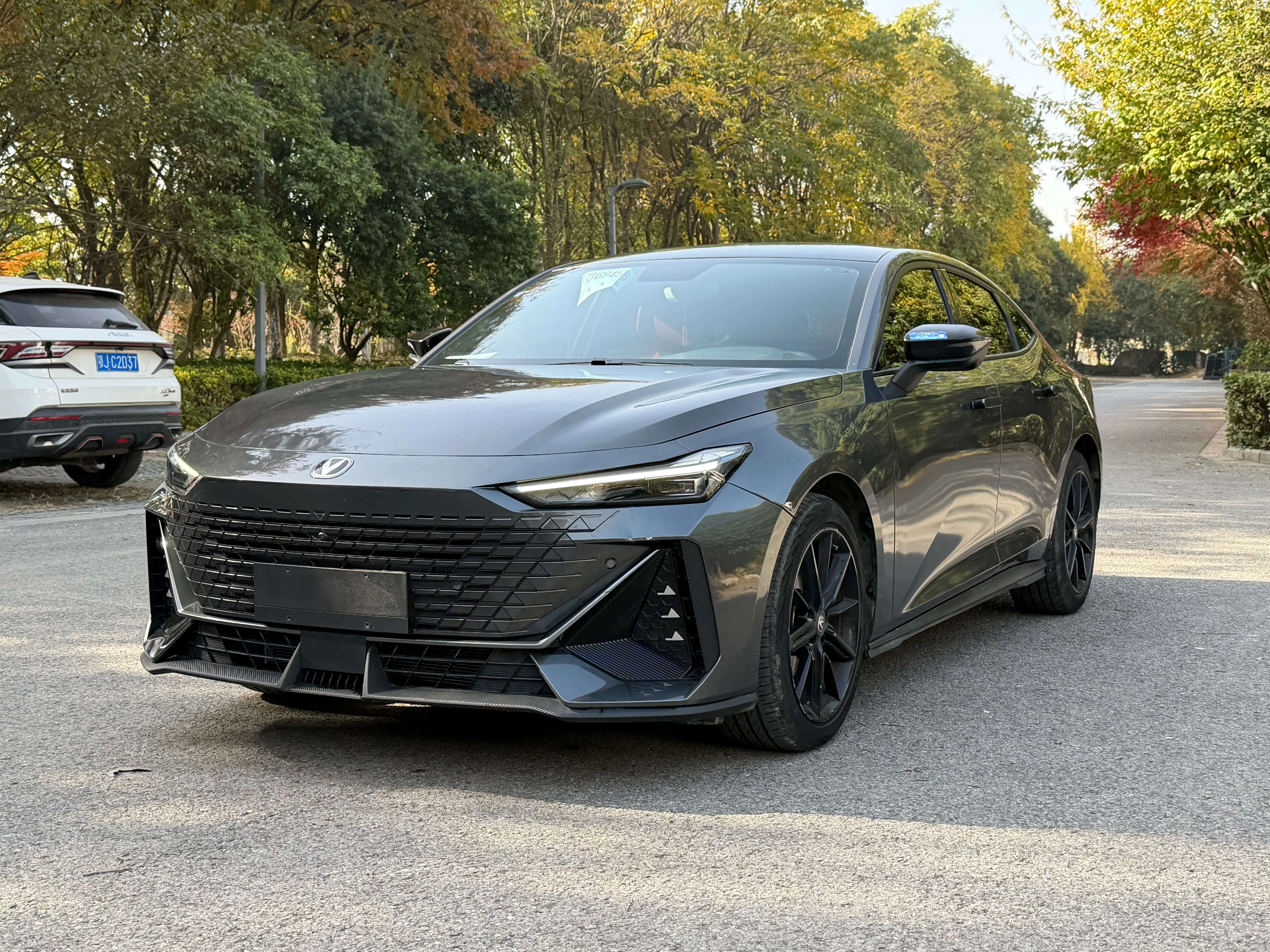 Changan UNI-V  из Китая