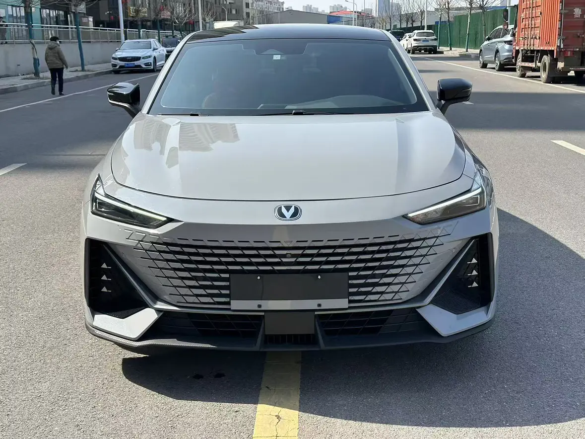 Changan UNI-V  из Китая