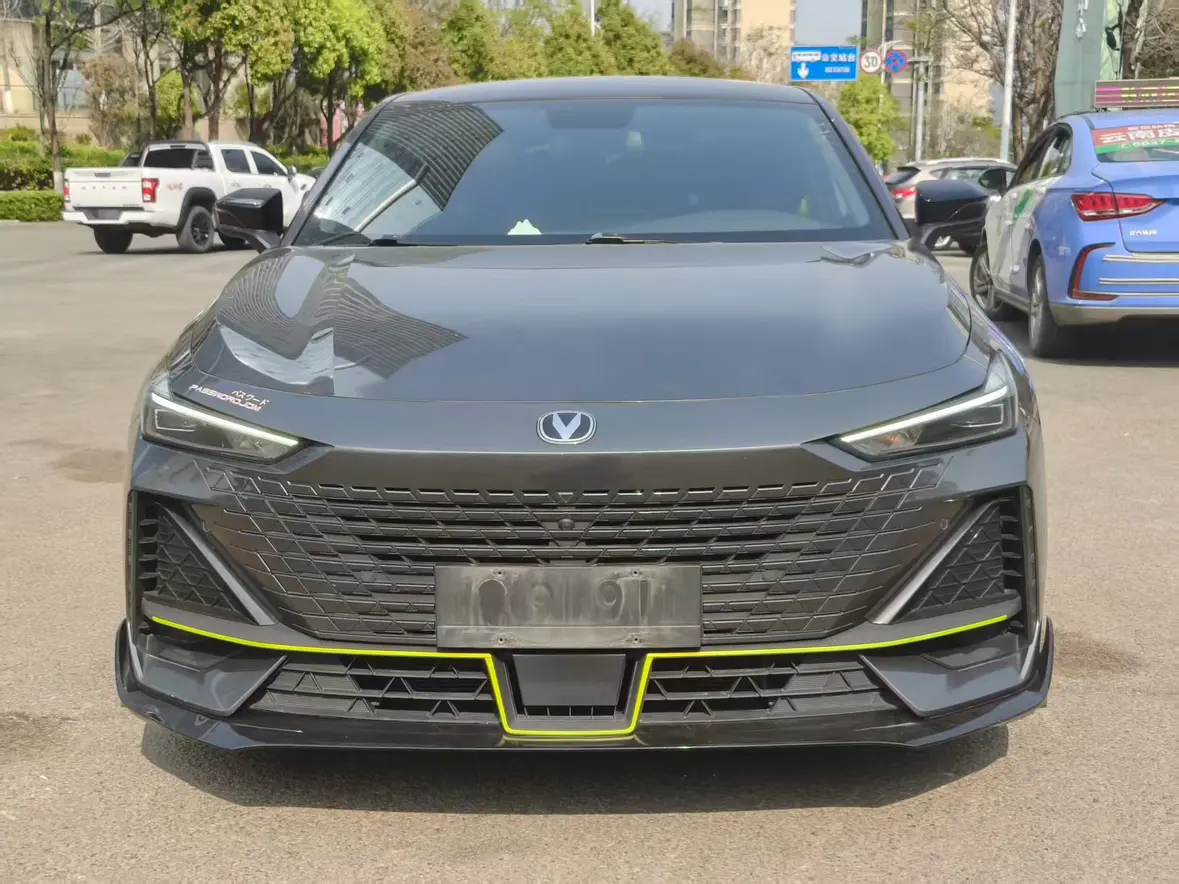 Changan UNI-V  из Китая