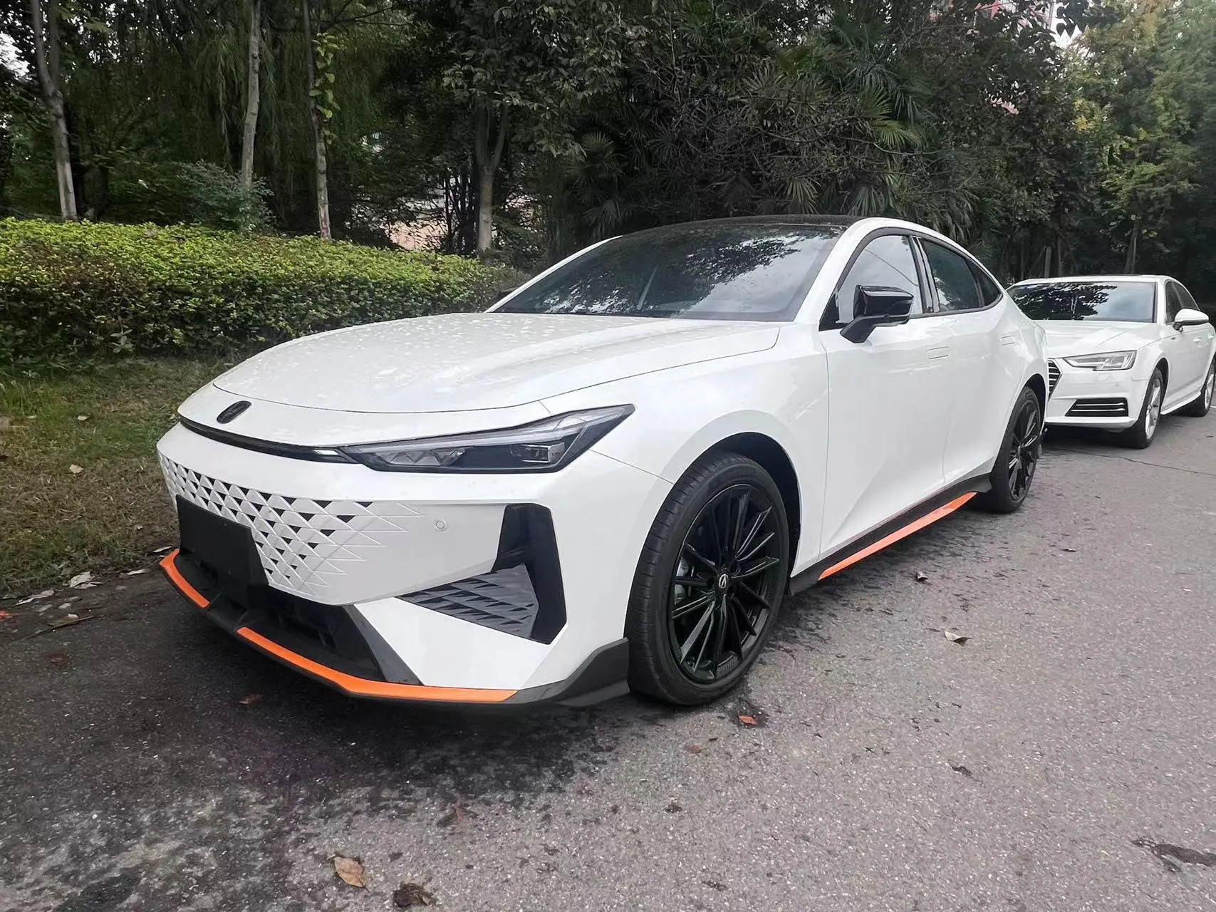 Changan UNI-V  из Китая