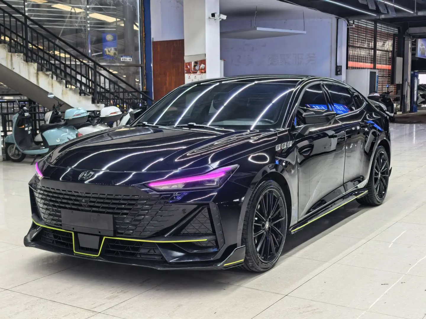 Changan UNI-V  из Китая