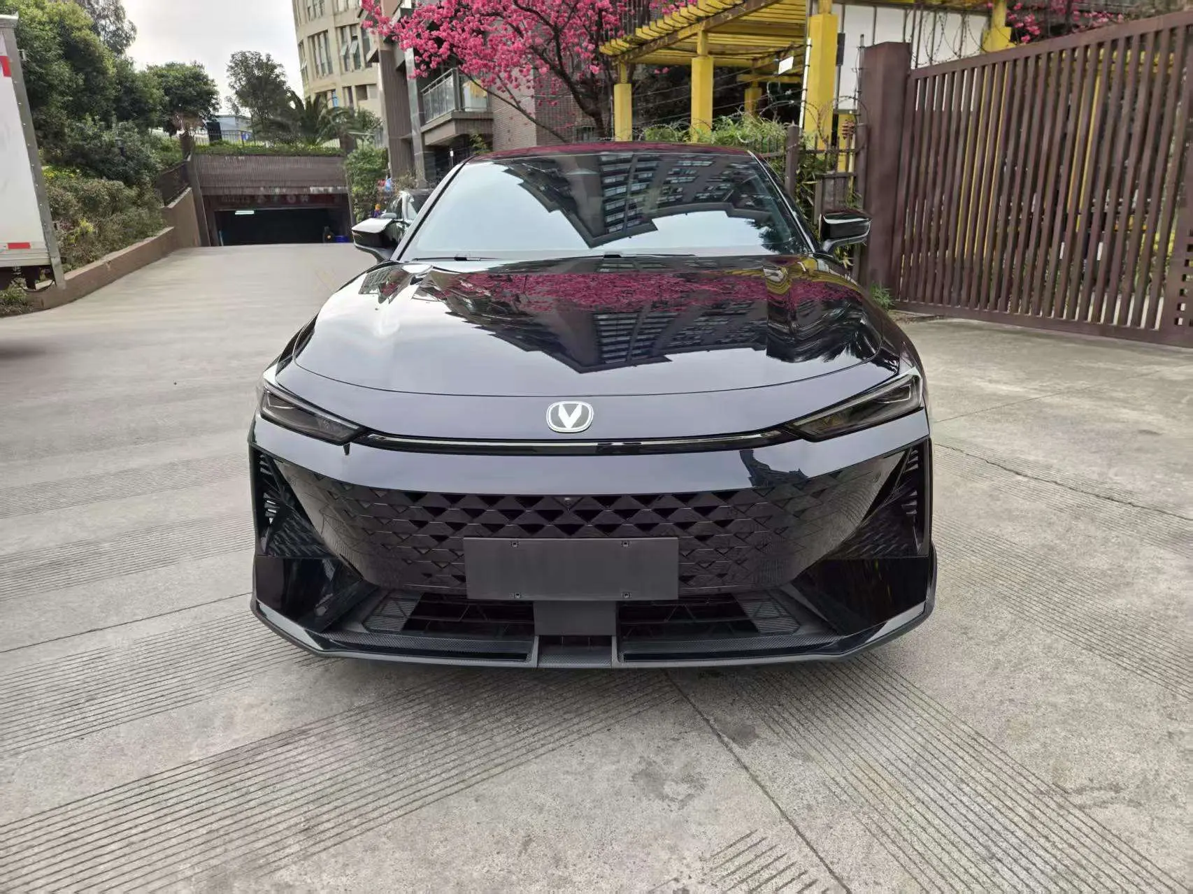 Changan UNI-V  из Китая