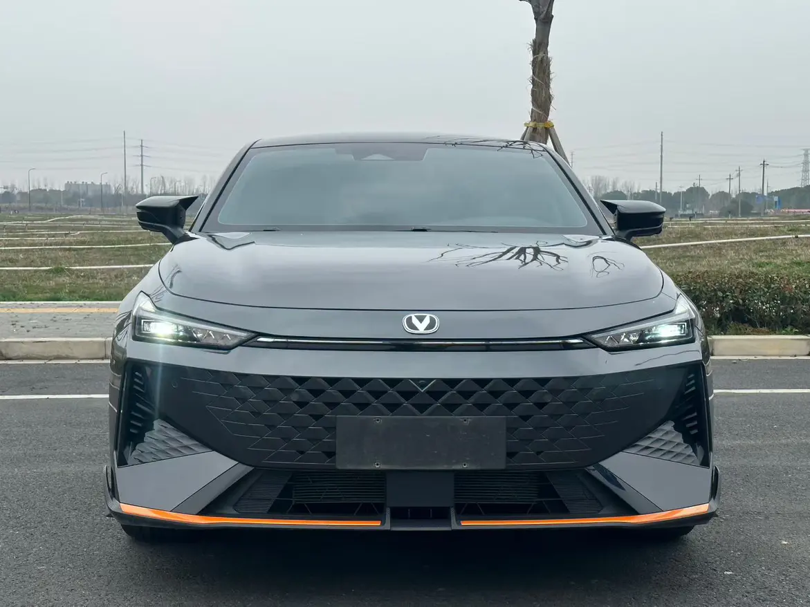 Changan UNI-V  из Китая