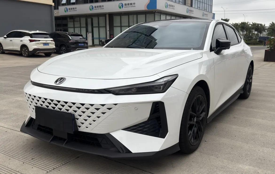 Changan UNI-V  из Китая