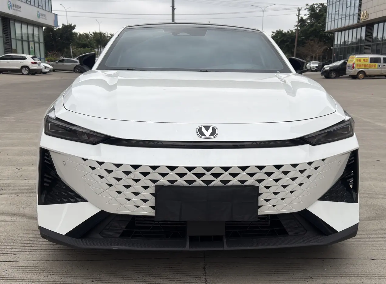 Changan UNI-V  из Китая