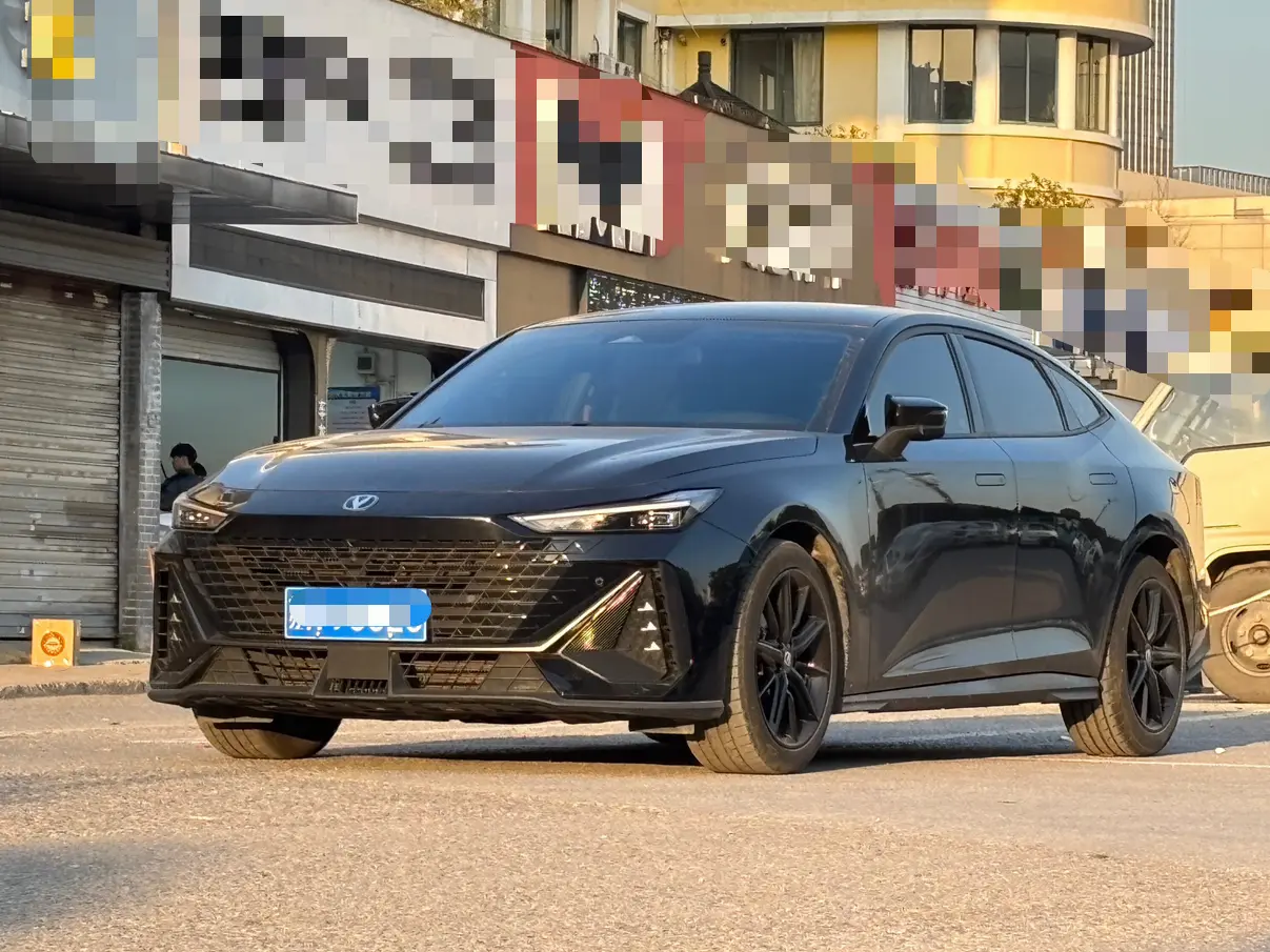 Changan UNI-V  из Китая