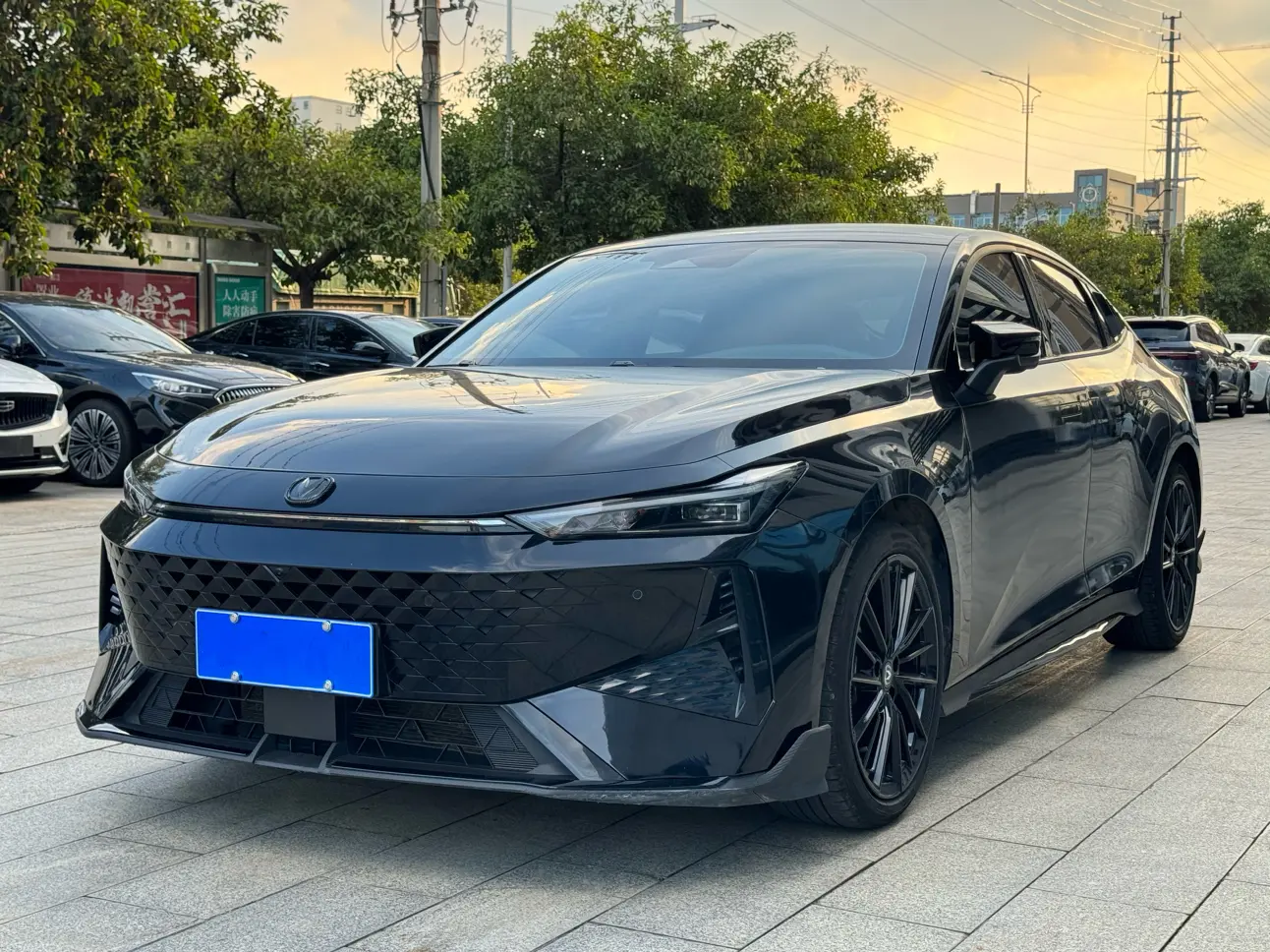 Changan UNI-V  из Китая