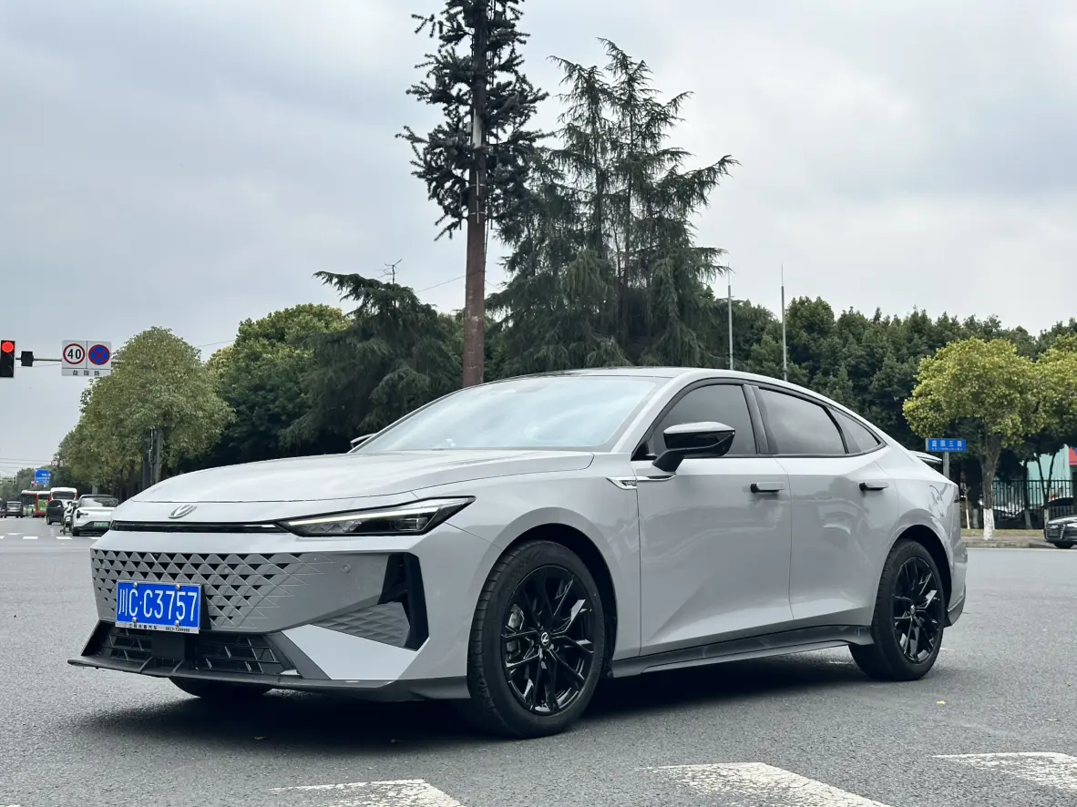 Changan UNI-V  из Китая