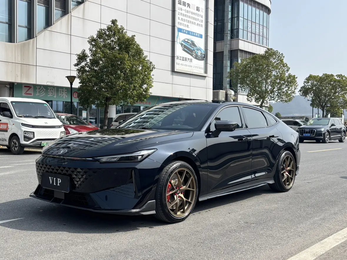 Changan UNI-V  из Китая