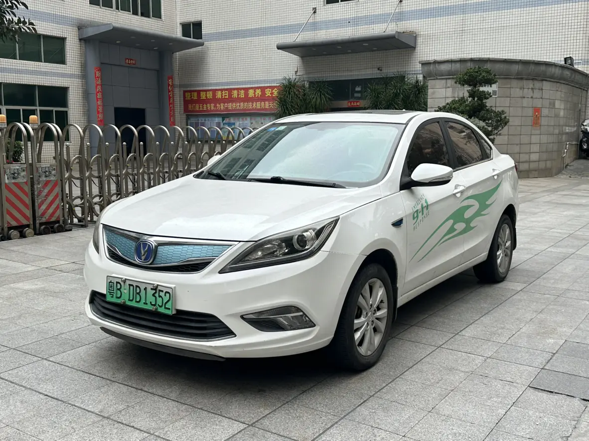 Changan Eado EV  из Китая