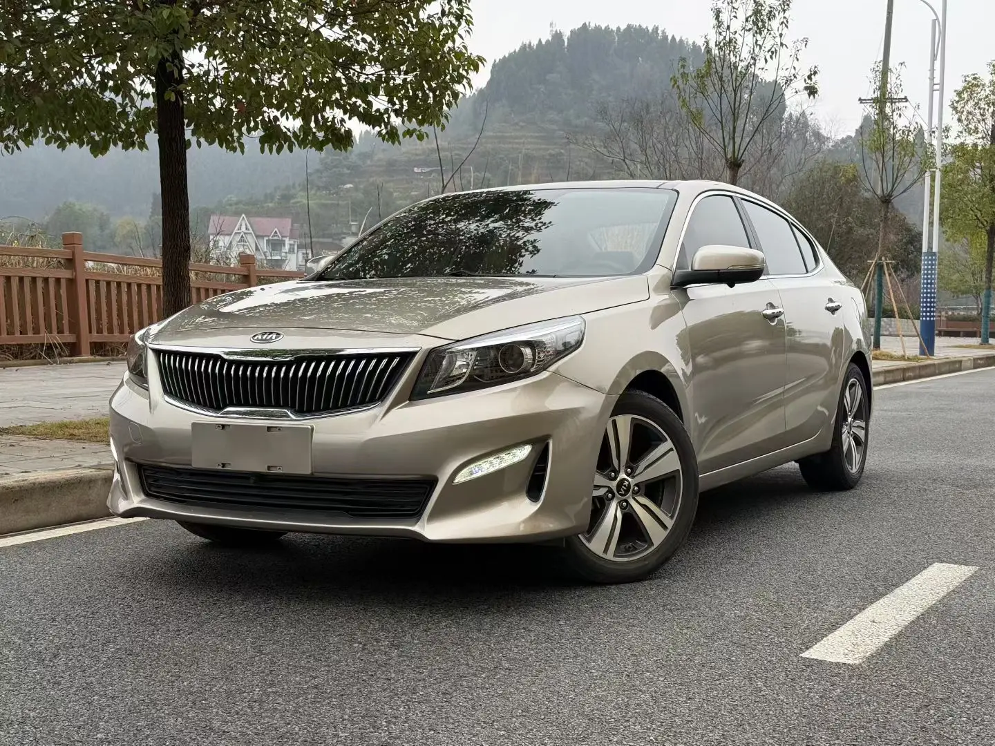 Kia K4