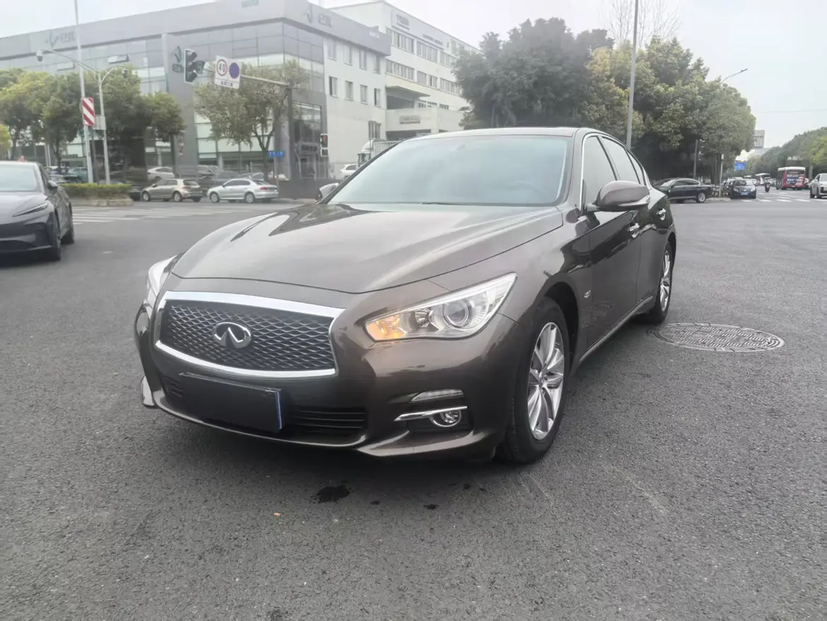 Infiniti Q50L