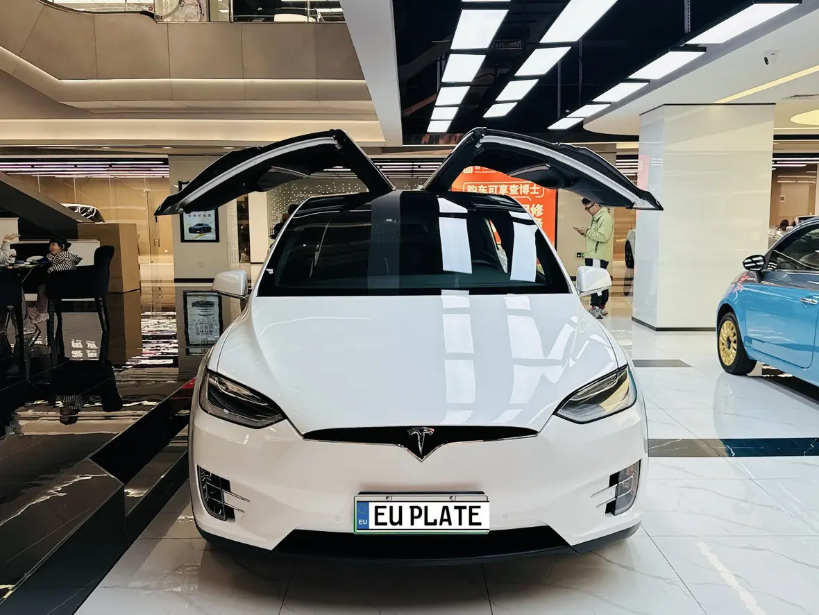 Tesla Model X  из Китая