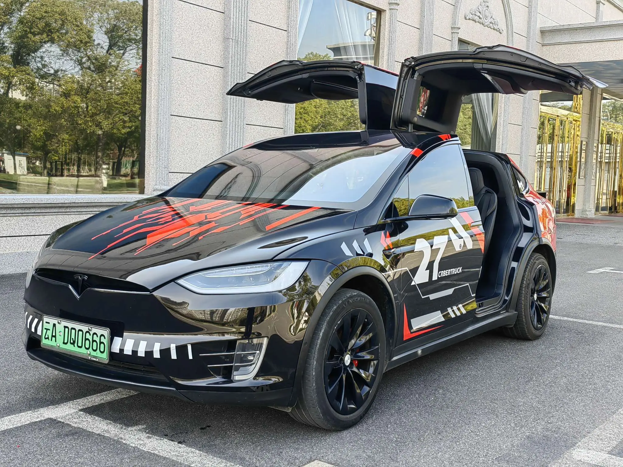 Tesla Model X  из Китая