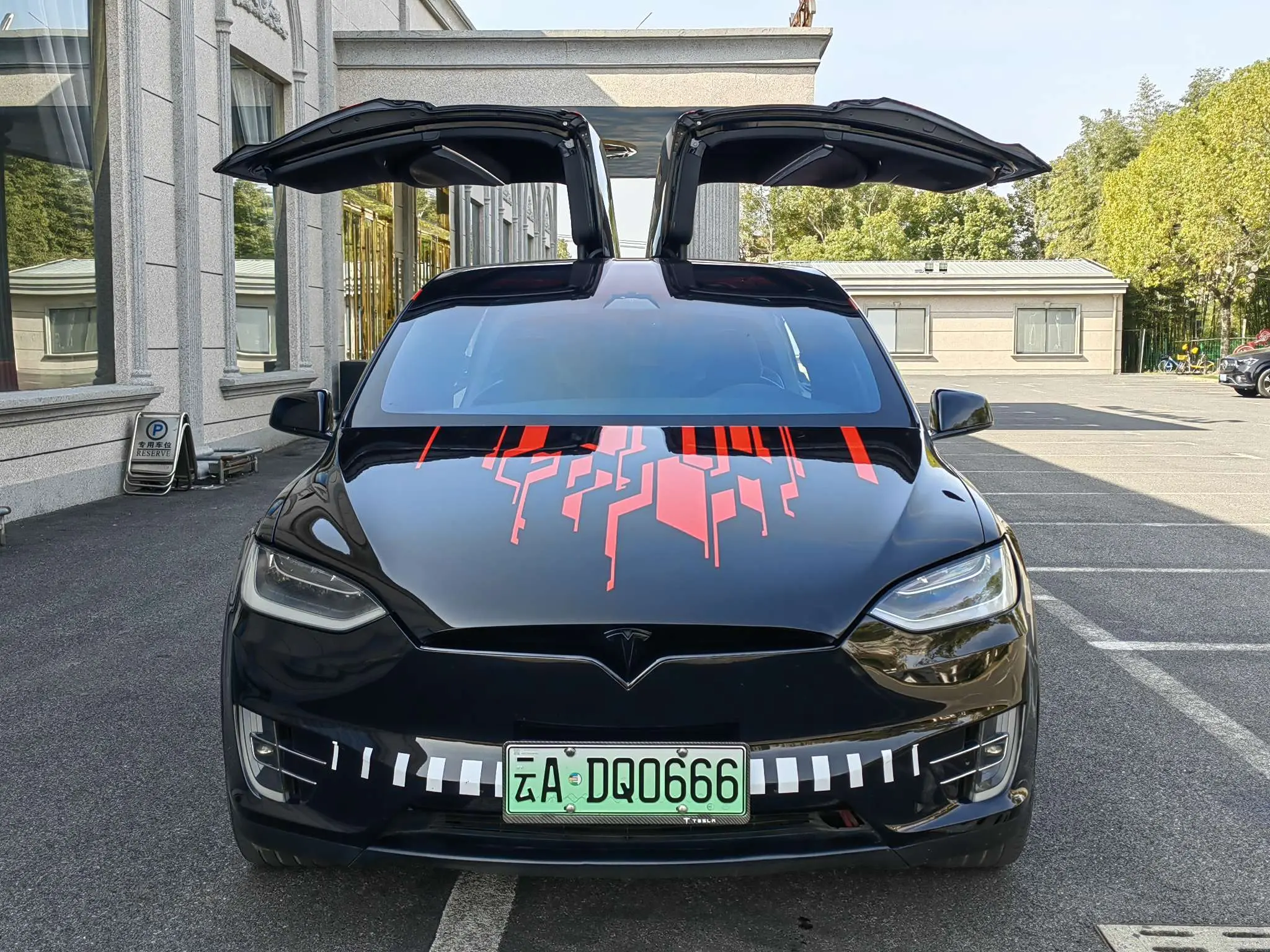 Tesla Model X  из Китая
