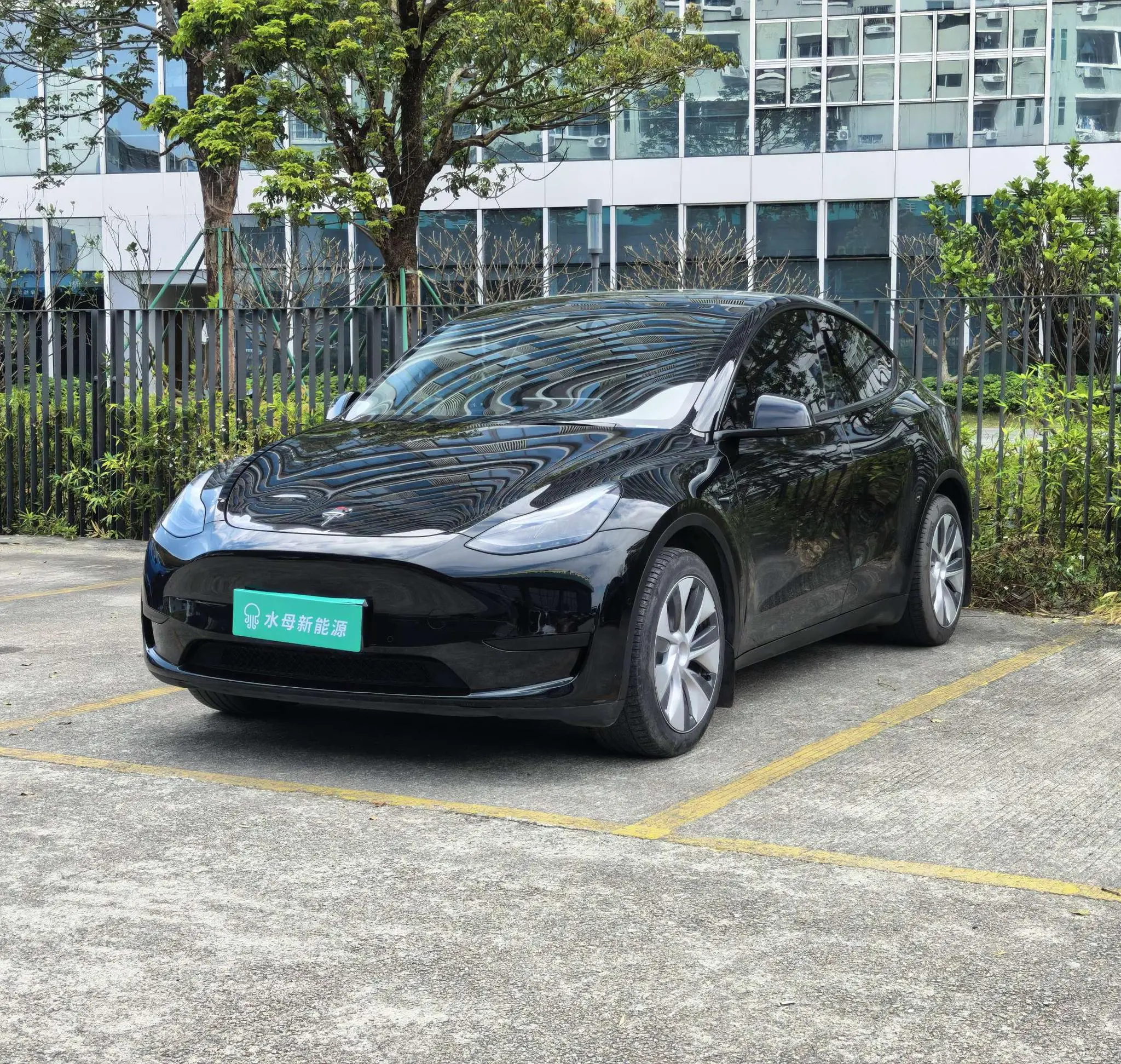 Tesla Model Y  из Китая