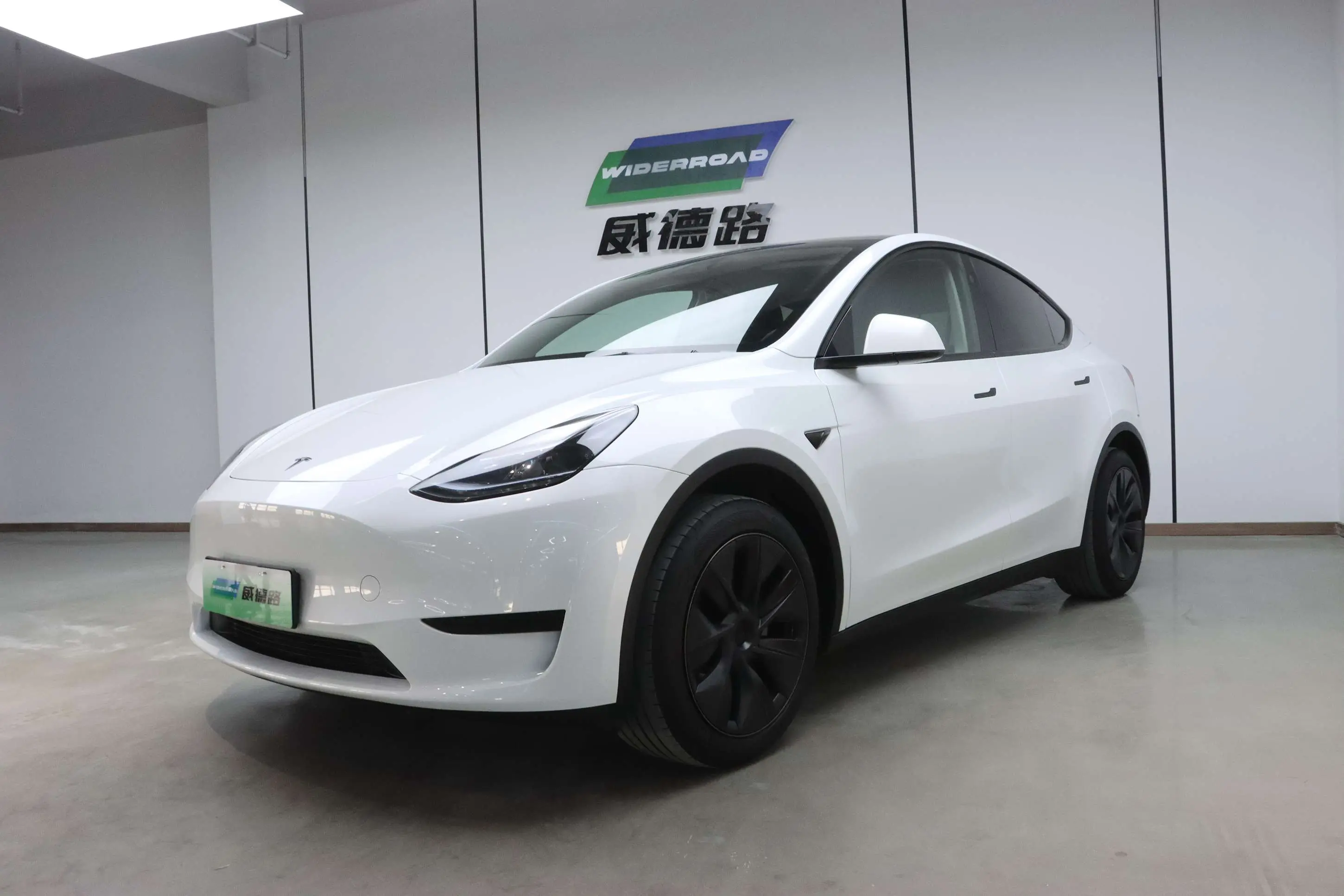 Tesla Model Y  из Китая