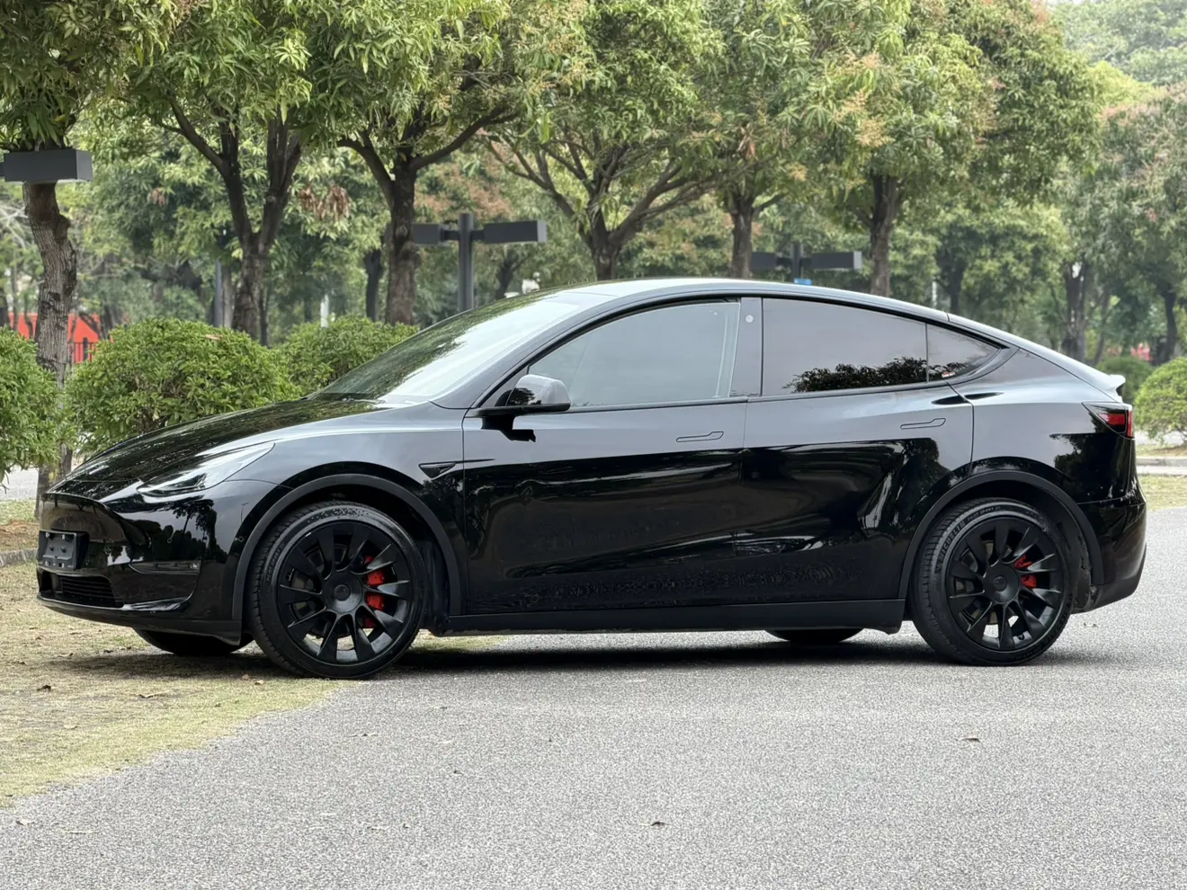 Tesla Model Y  из Китая