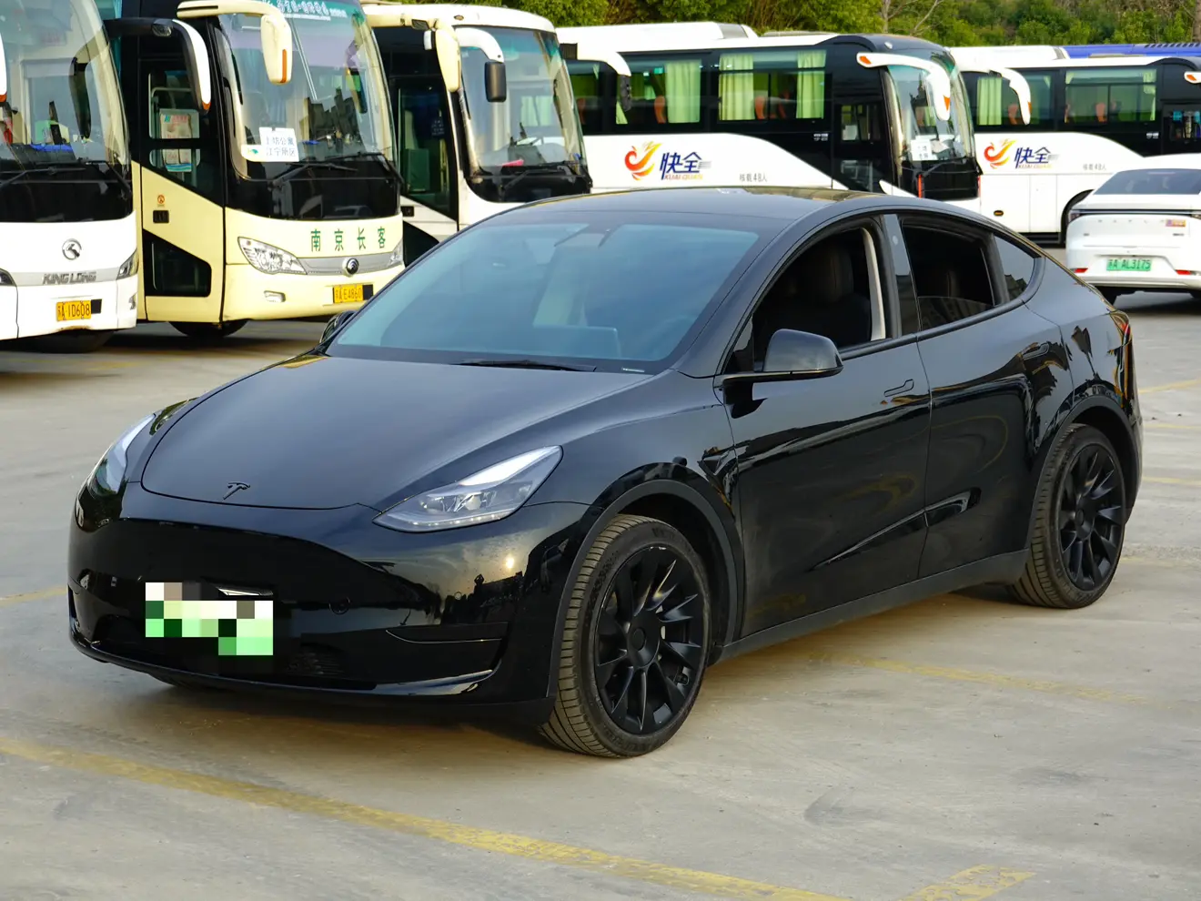 Tesla Model Y  из Китая