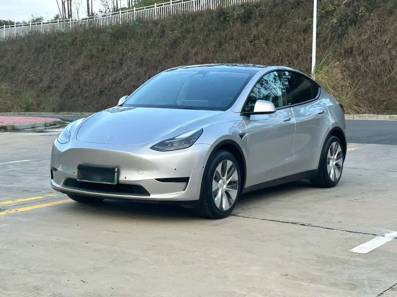 Tesla Model Y  из Китая