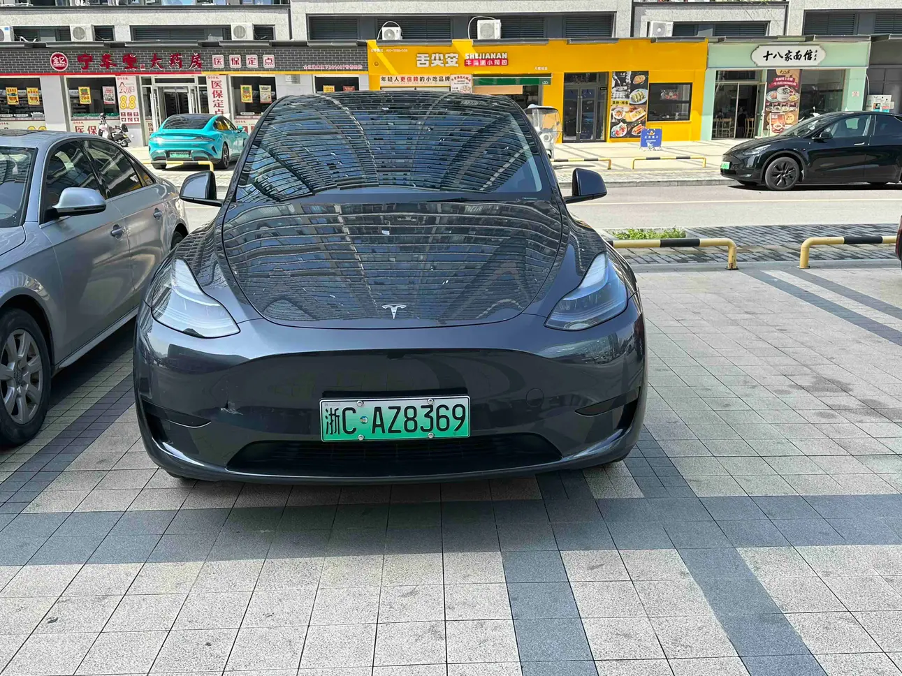 Tesla Model Y  из Китая