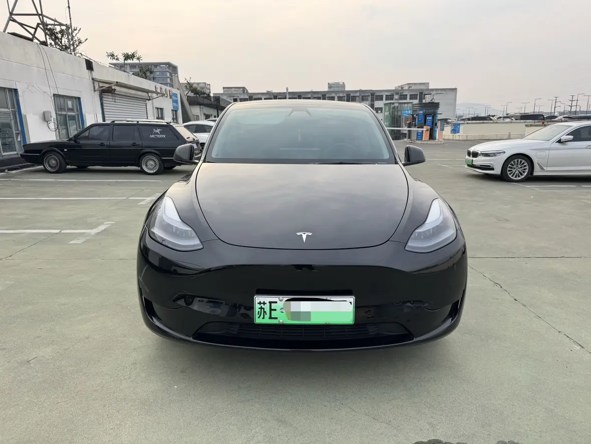 Tesla Model Y  из Китая