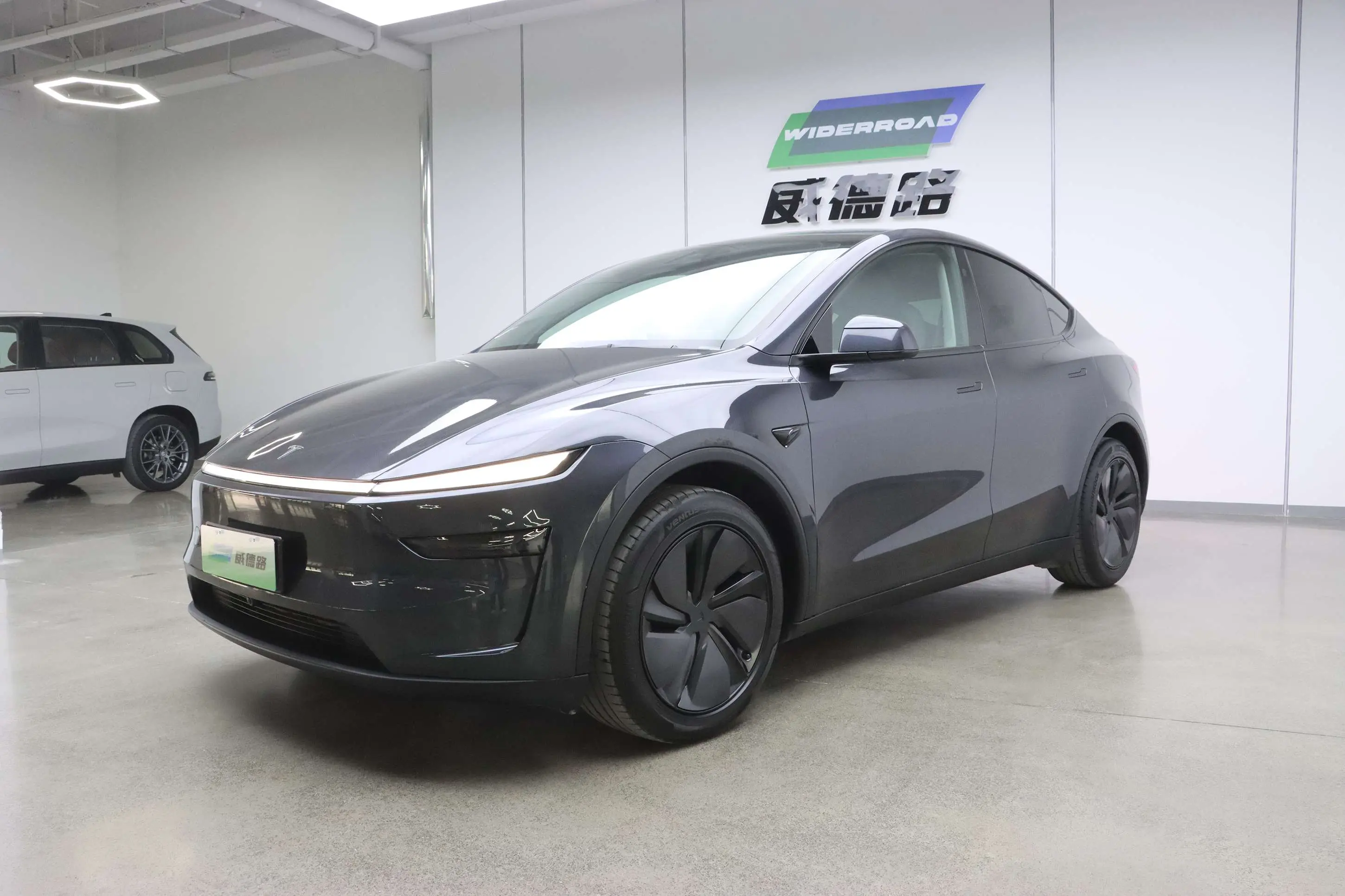 Tesla Model Y  из Китая