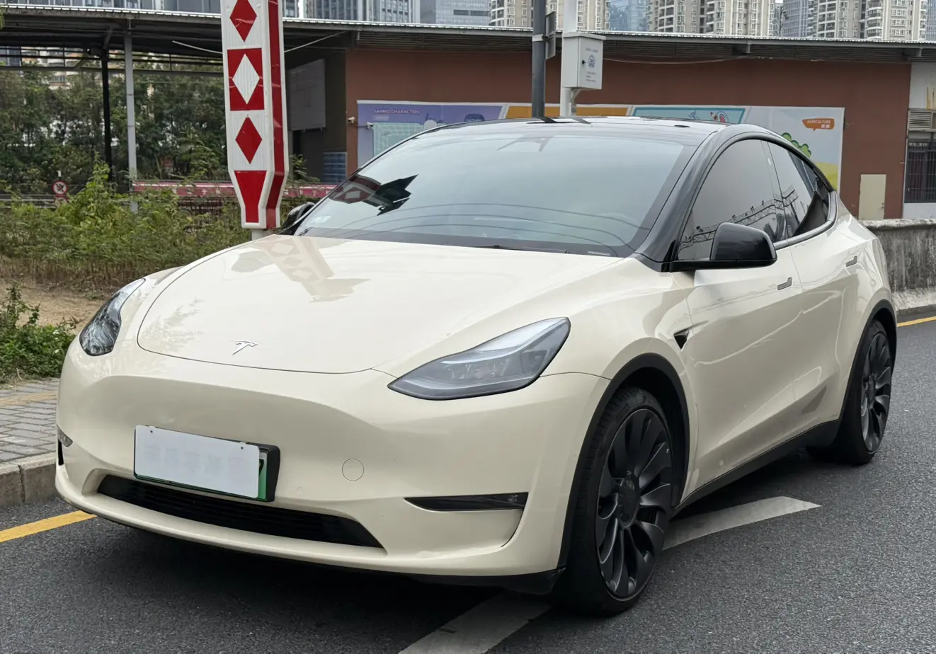 Tesla Model Y  из Китая