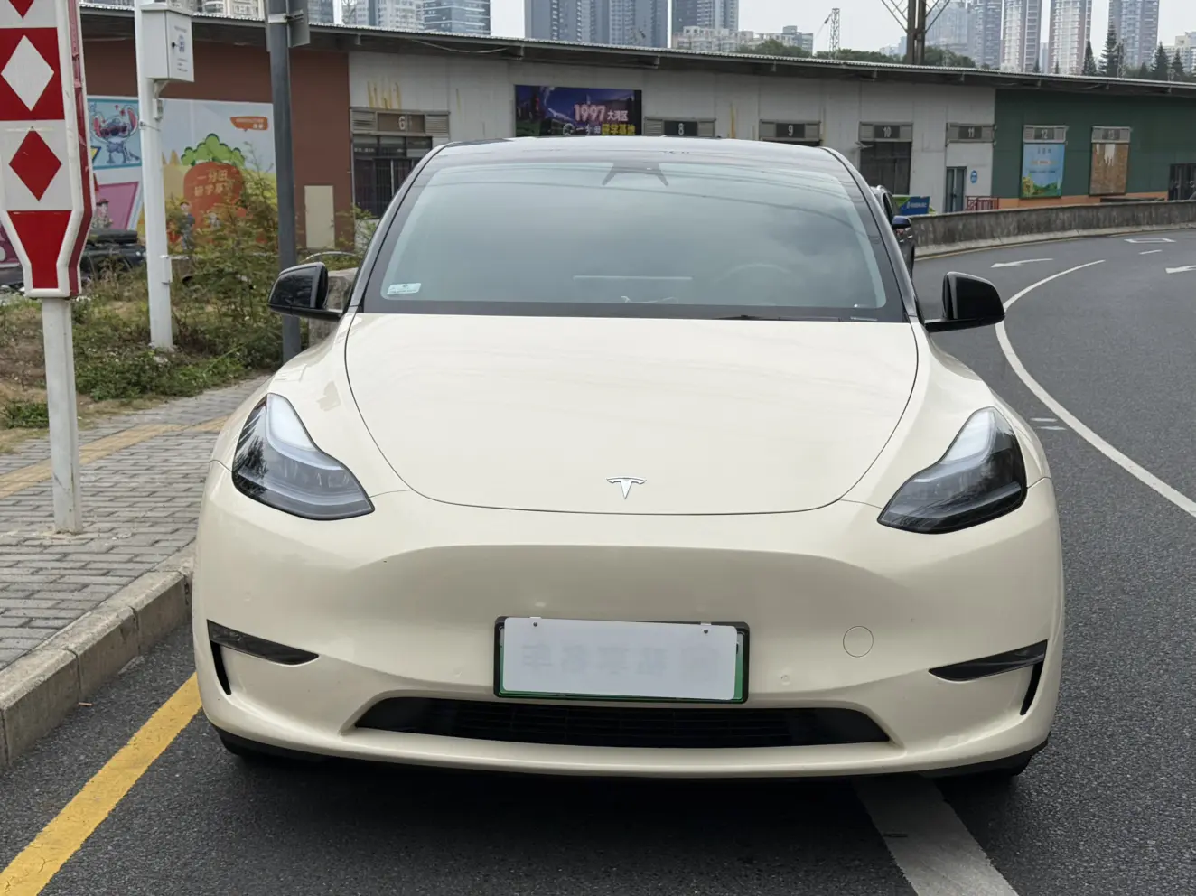 Tesla Model Y  из Китая