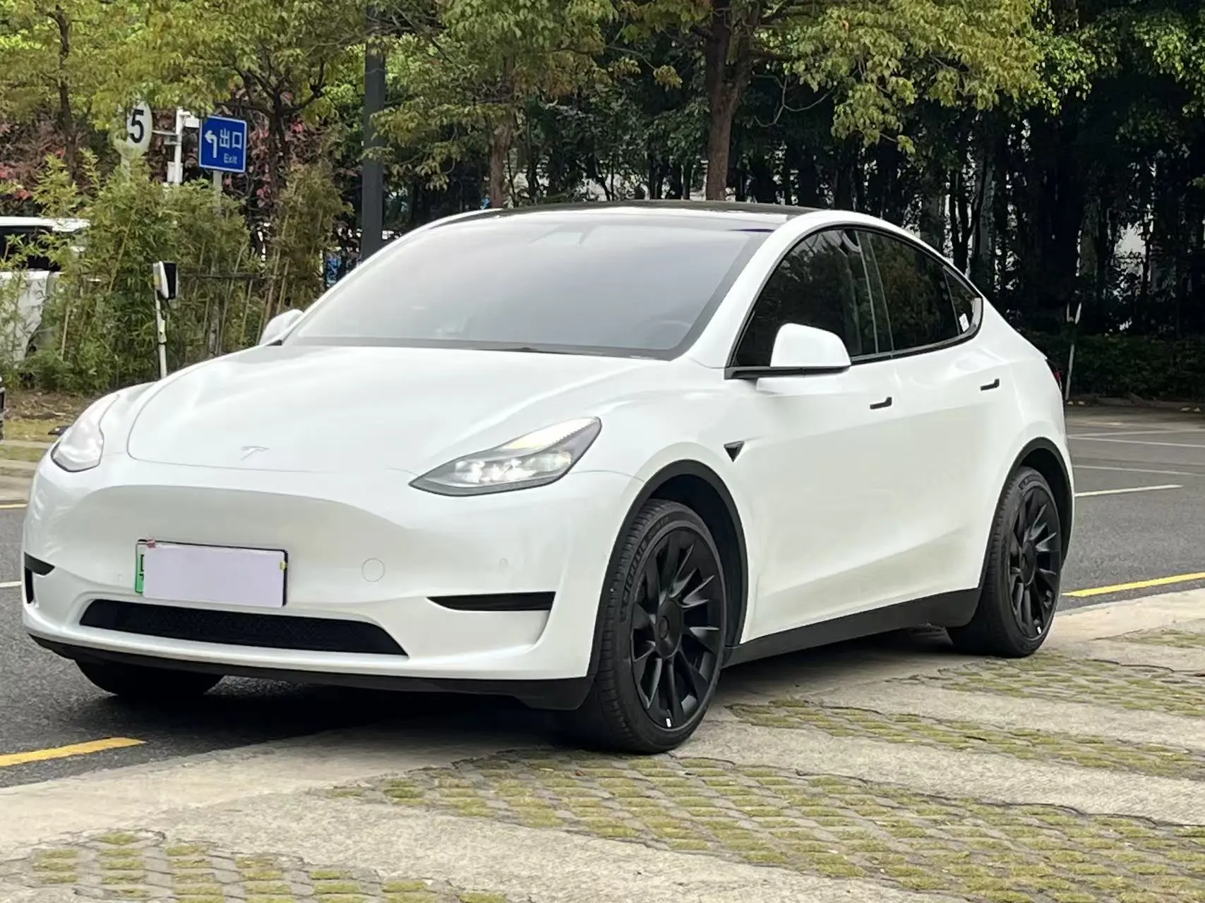 Tesla Model Y  из Китая