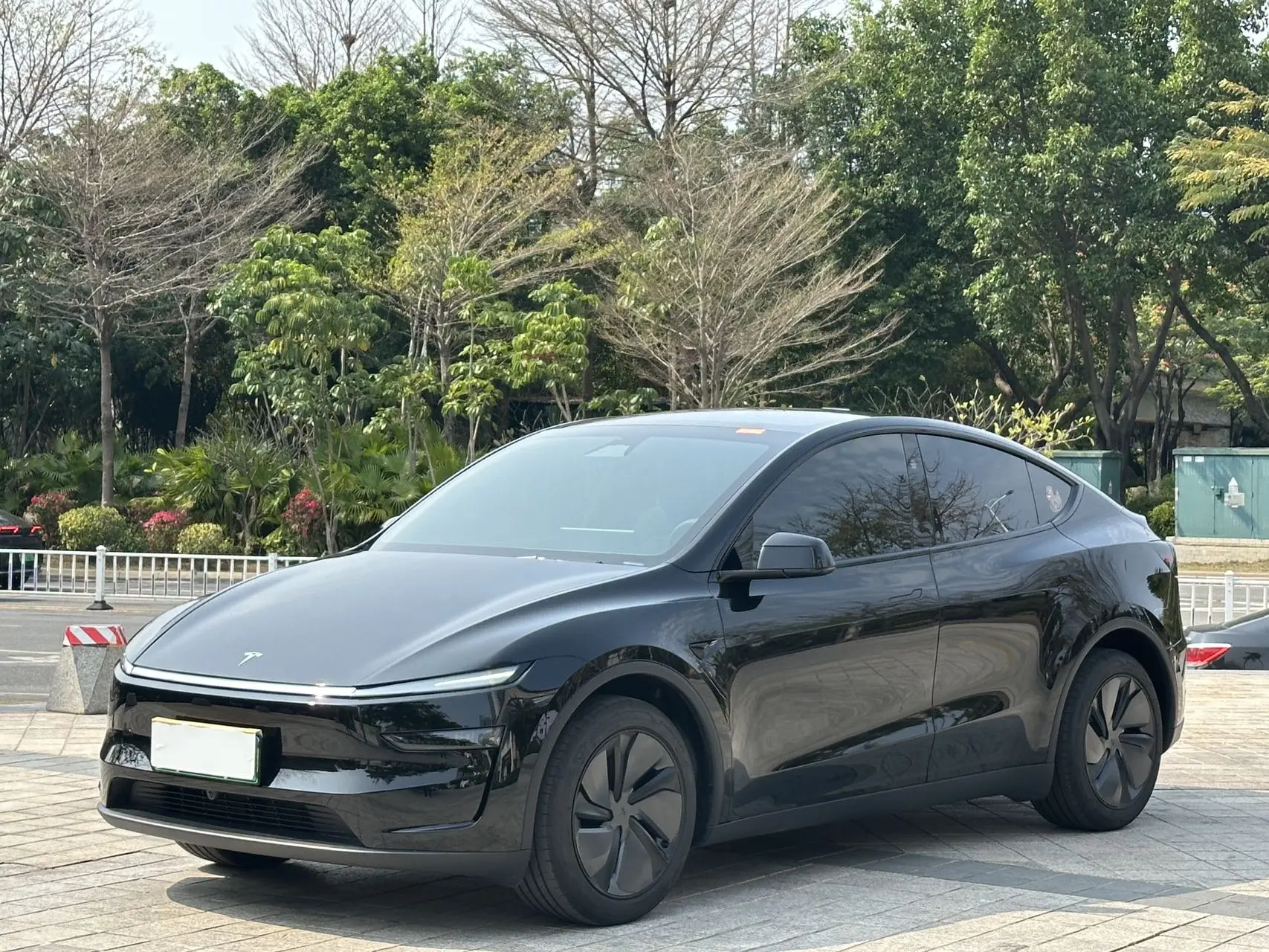 Tesla Model Y  из Китая