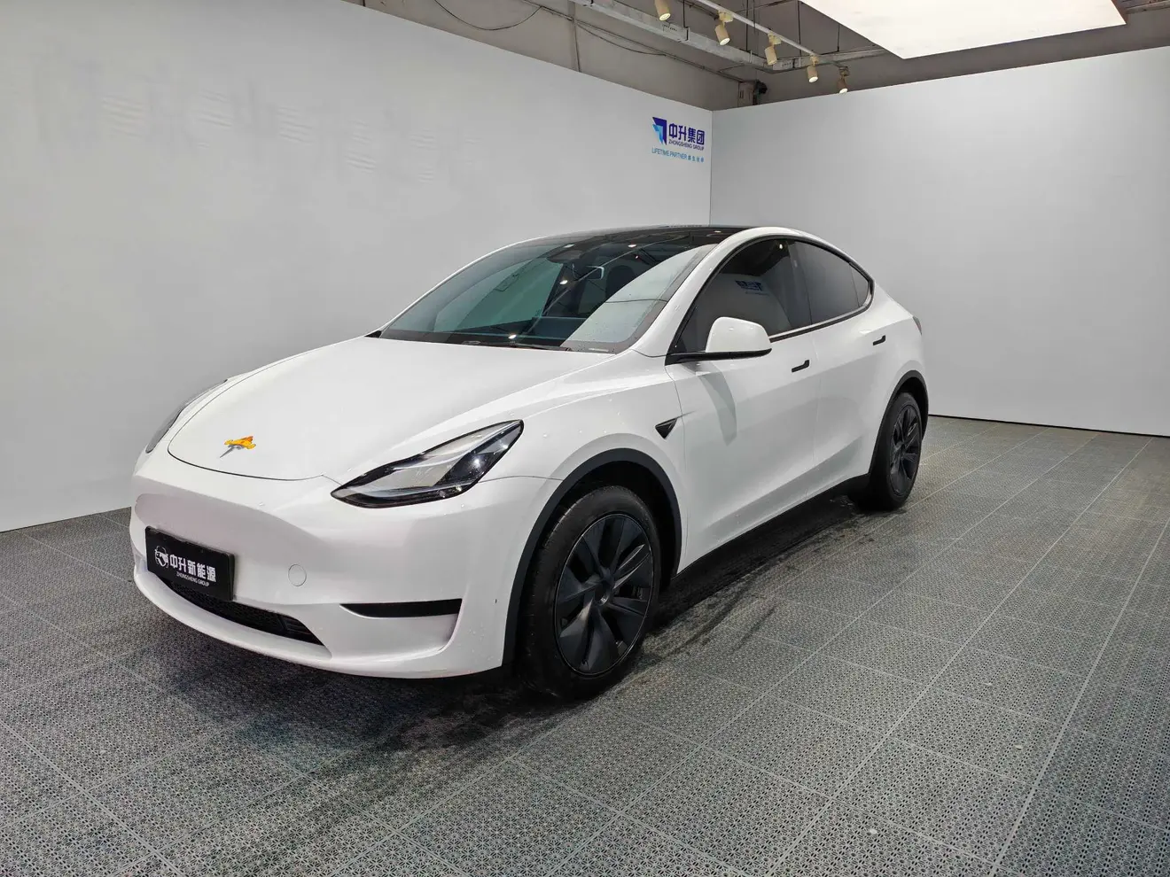 Tesla Model Y  из Китая