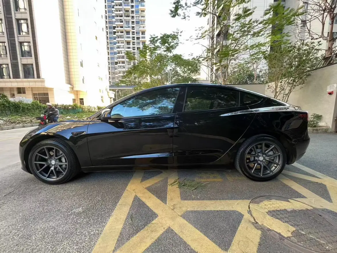 Tesla Model 3  из Китая