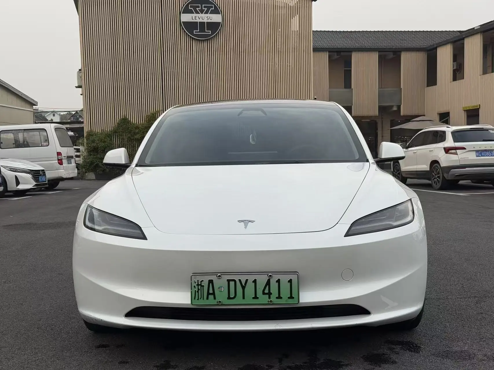 Tesla Model 3  из Китая