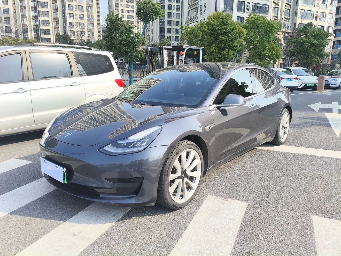 Tesla Model 3  из Китая