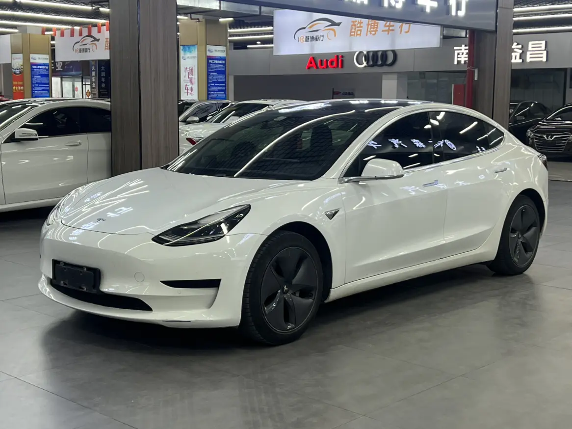 Tesla Model 3  из Китая