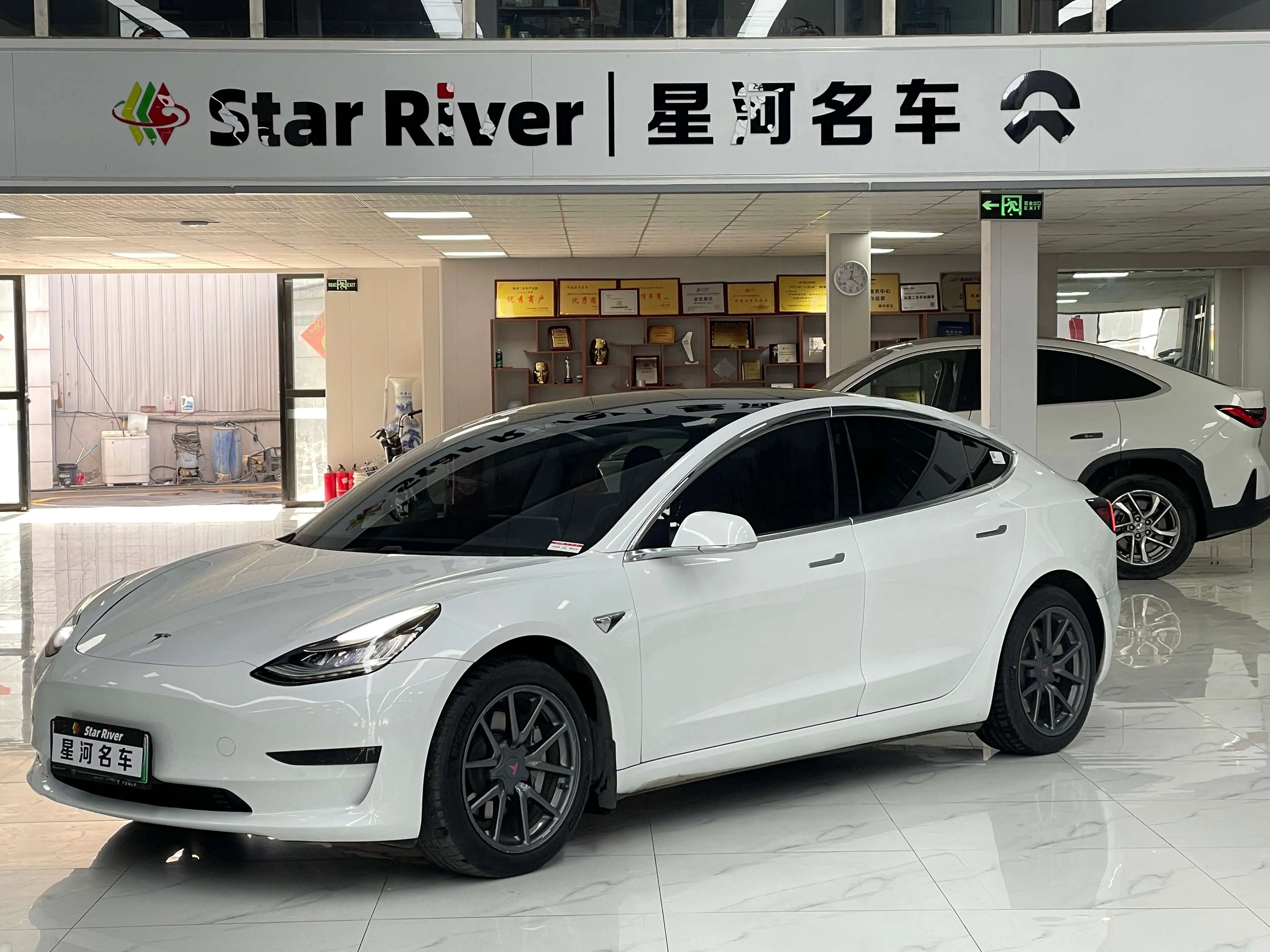 Tesla Model 3  из Китая