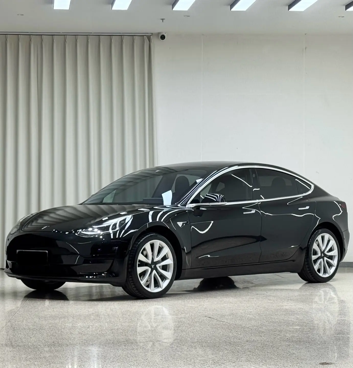 Tesla Model 3  из Китая