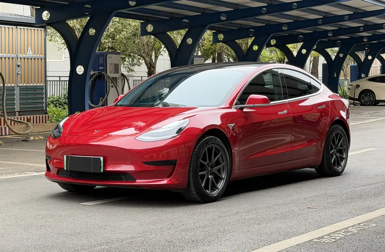 Tesla Model 3  из Китая