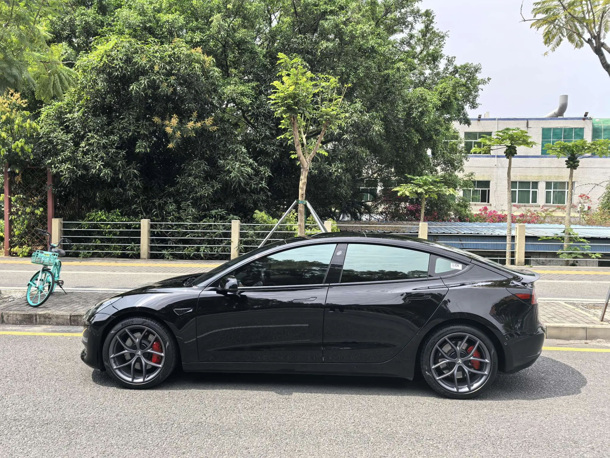 Tesla Model 3  из Китая